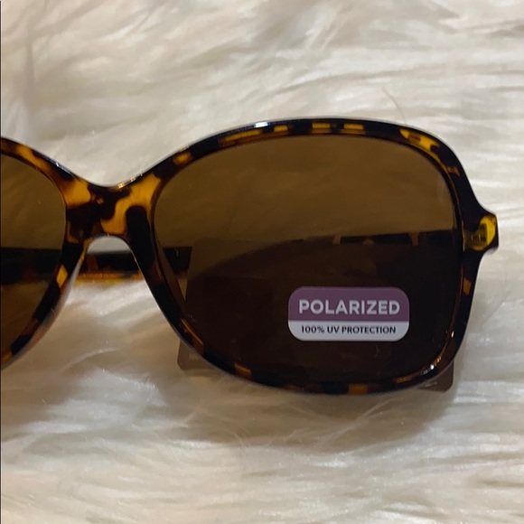 Franco Sarto Leopard Sunglasses - Picture 3 of 7